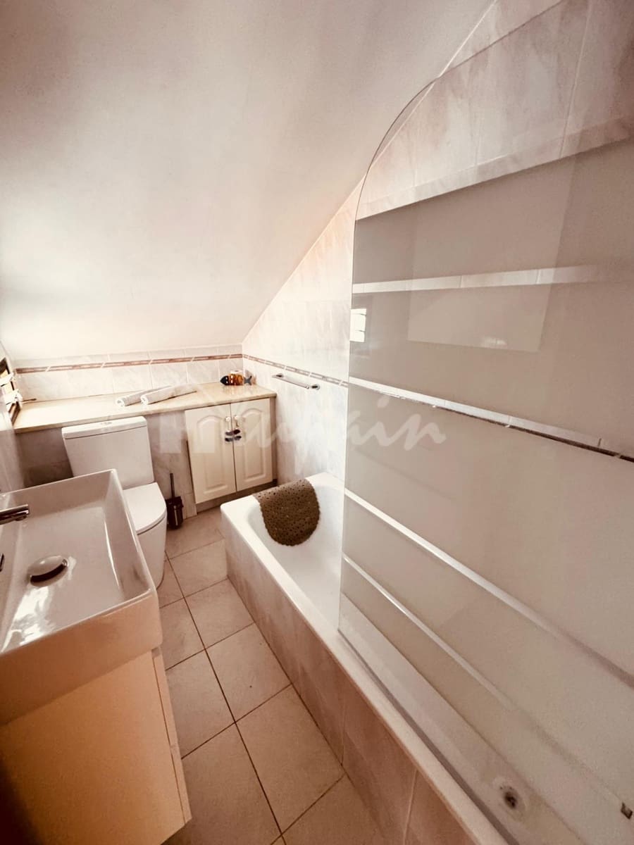 2 soveværelse Penthouse til salg i Los Cristianos med swimmingpool - € 425.000 (Ref: 10183844)