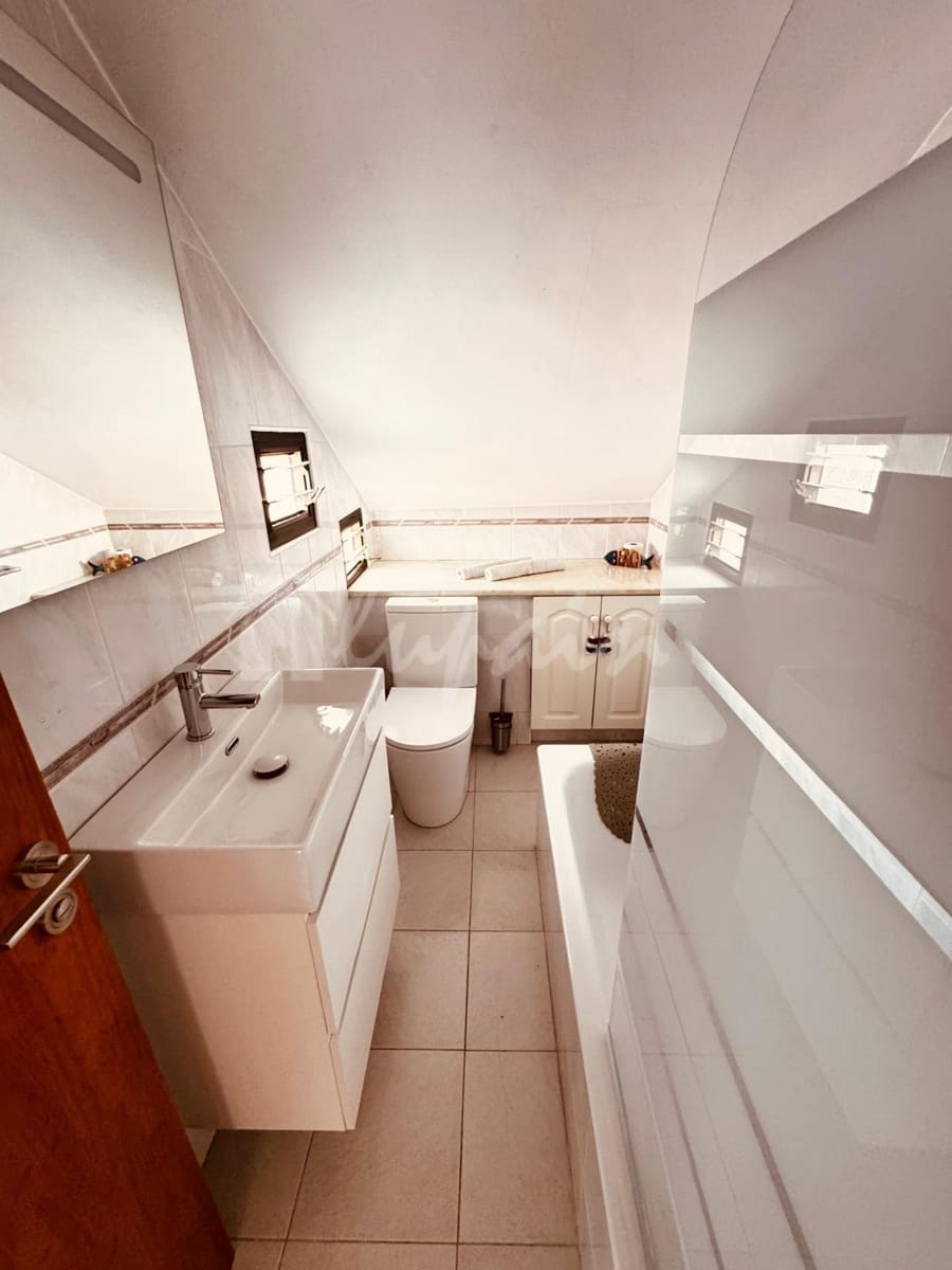 2 soveværelse Penthouse til salg i Los Cristianos med swimmingpool - € 425.000 (Ref: 10183844)