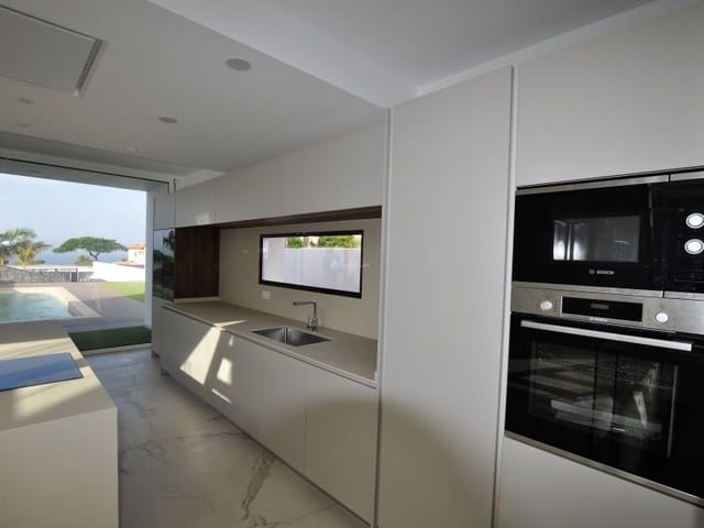 5 soverom Villa til salgs i El Madroñal, Adeje med svømmebasseng - € 2 390 000 (Ref: 6893307)