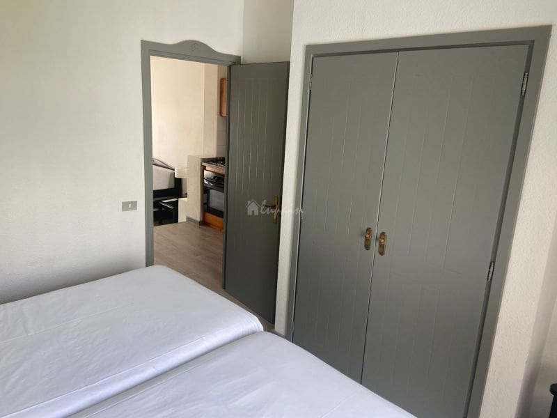 1 bedroom Apartment for sale in Los Cristianos with pool - € 249,000 (Ref: 7078822)