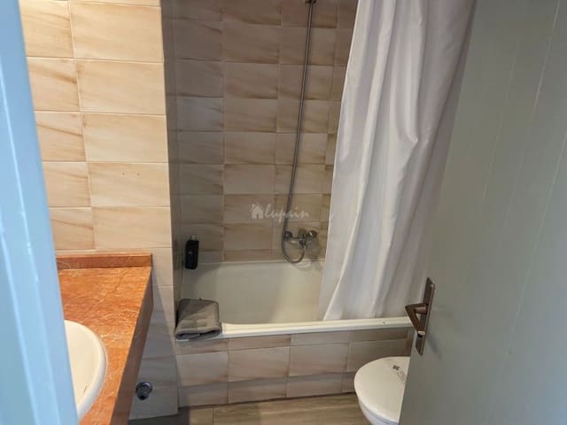 1 bedroom Apartment for sale in Los Cristianos, Arona with pool - € 249,000 (Ref: 7078822)