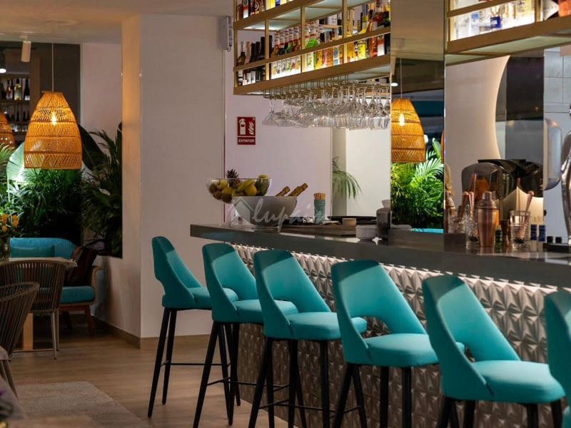 Business for sale in Los Cristianos - € 360,000 (Ref: 8005248)