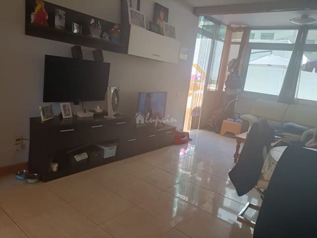 1 bedroom Apartment for sale in Los Cristianos, Arona with pool - € 269,500 (Ref: 8015513)