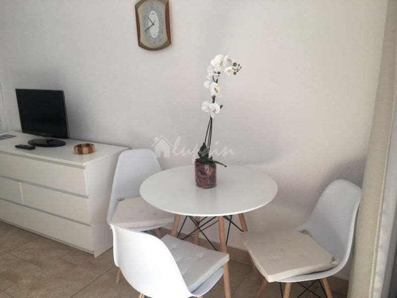 Studio te koop in Playa de las Americas met zwembad - € 399.950 (Ref: 8016477)