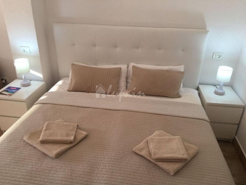 Studio te koop in Playa de las Americas met zwembad - € 399.950 (Ref: 8016477)