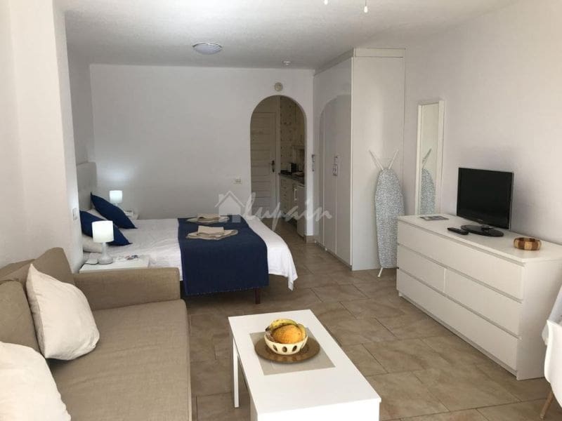 Studio te koop in Playa de las Americas met zwembad - € 399.950 (Ref: 8016477)