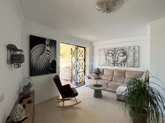 1 bedroom Apartment for sale in Los Cristianos, Arona with pool - € 420,000 (Ref: 8024850)