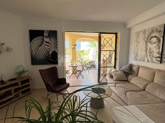 1 bedroom Apartment for sale in Los Cristianos, Arona with pool - € 420,000 (Ref: 8024850)