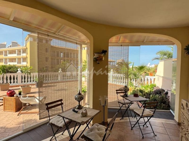 1 bedroom Apartment for sale in Los Cristianos with pool - € 420,000 (Ref: 8024850)