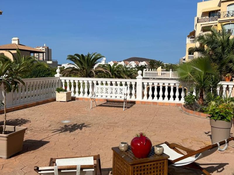 1 bedroom Apartment for sale in Los Cristianos with pool - € 420,000 (Ref: 8024850)