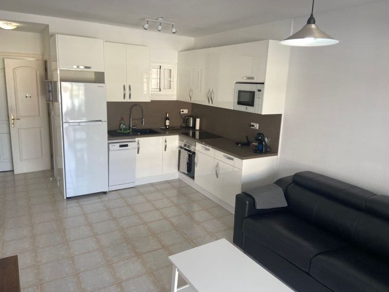 1 soveværelse Lejlighed til salg i Los Cristianos med swimmingpool - € 299.000 (Ref: 8043900)