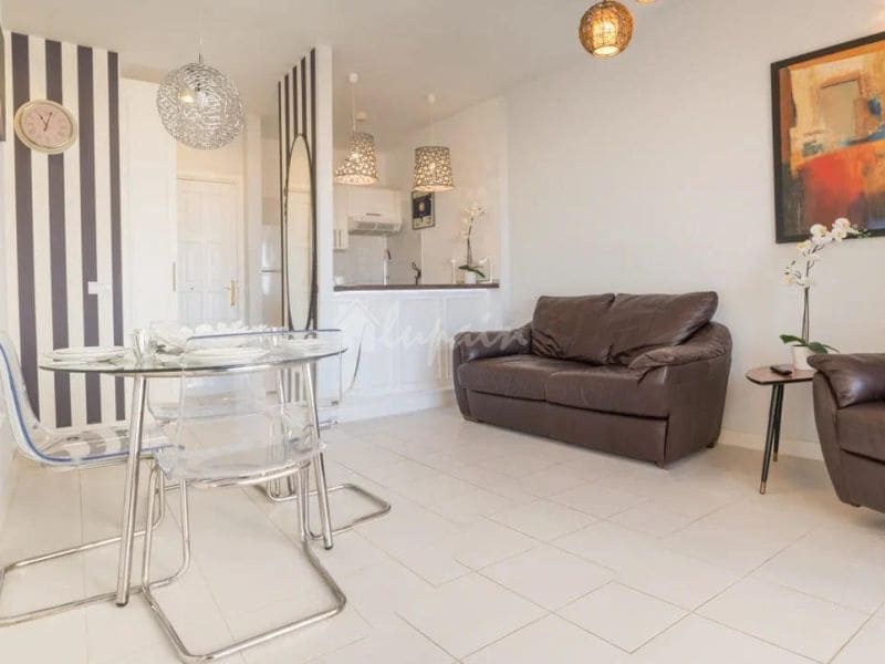 2 soverom Leilighet til salgs i Playa Paraiso med svømmebasseng - € 265 000 (Ref: 8061950)