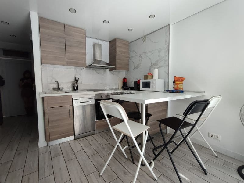 1 soverom Leilighet til salgs i Playa de las Americas med svømmebasseng - € 260 000 (Ref: 8100069)