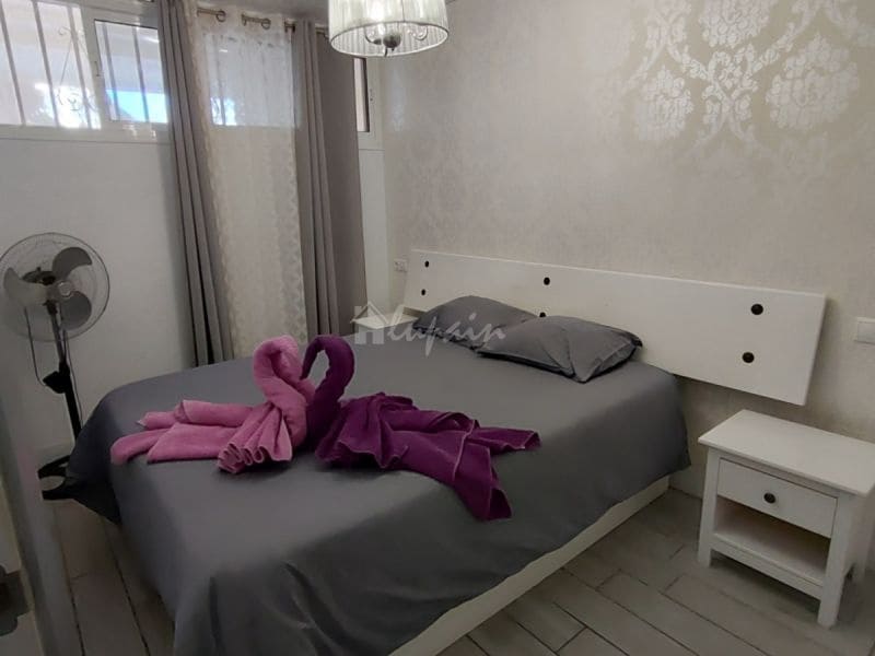 1 soverom Leilighet til salgs i Playa de las Americas med svømmebasseng - € 260 000 (Ref: 8100069)