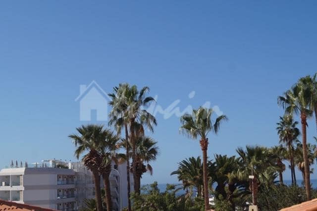 3 bedroom Villa for sale in Callao Salvaje with pool - € 469,900 (Ref: 8102077)
