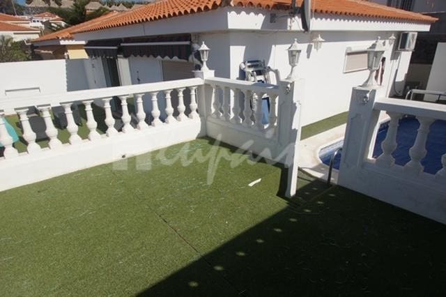 3 bedroom Villa for sale in Callao Salvaje with pool - € 469,900 (Ref: 8102077)