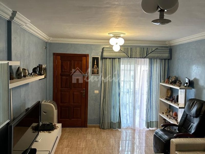 2 quarto Casa em Banda para venda em San Miguel de Abona com piscina - 225 000 € (Ref: 8116015)