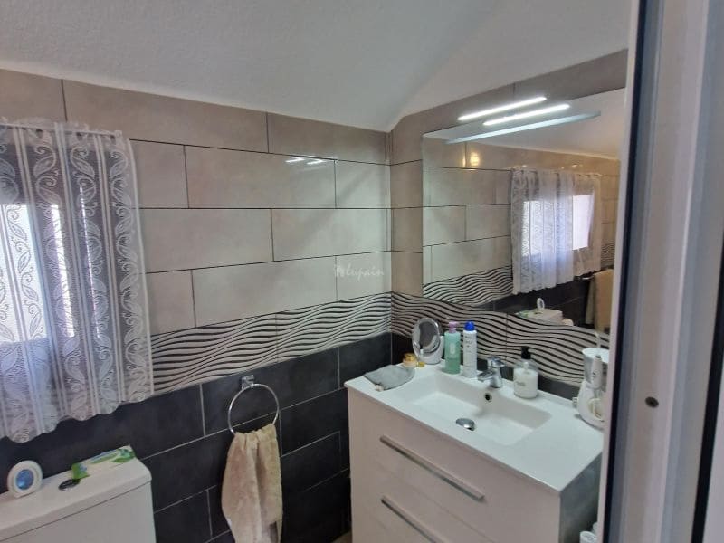 1 bedroom Apartment for sale in Playa de las Americas with pool - € 599,000 (Ref: 8157778)