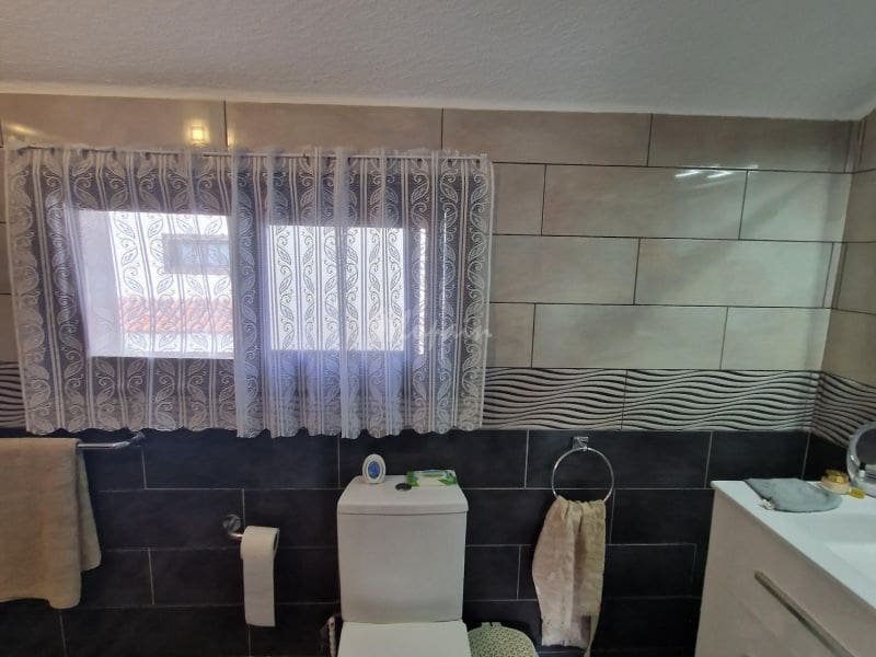 1 bedroom Apartment for sale in Playa de las Americas with pool - € 599,000 (Ref: 8157778)