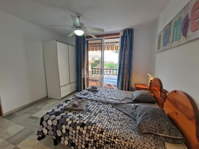 2 soveværelse Lejlighed til salg i Playa de las Americas, Arona med swimmingpool - € 699.000 (Ref: 8171977)