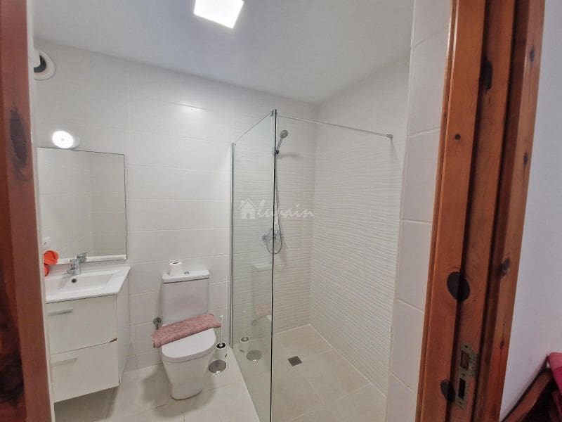 2 bedroom Apartment for sale in Playa de las Americas with pool - € 699,000 (Ref: 8171977)