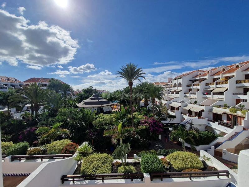 2 bedroom Apartment for sale in Playa de las Americas with pool - € 699,000 (Ref: 8171977)