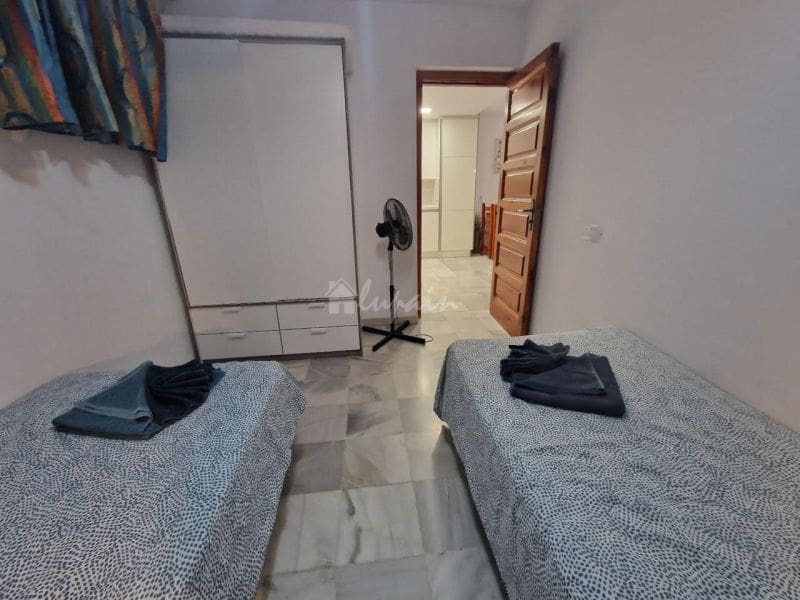 2 bedroom Apartment for sale in Playa de las Americas with pool - € 699,000 (Ref: 8171977)