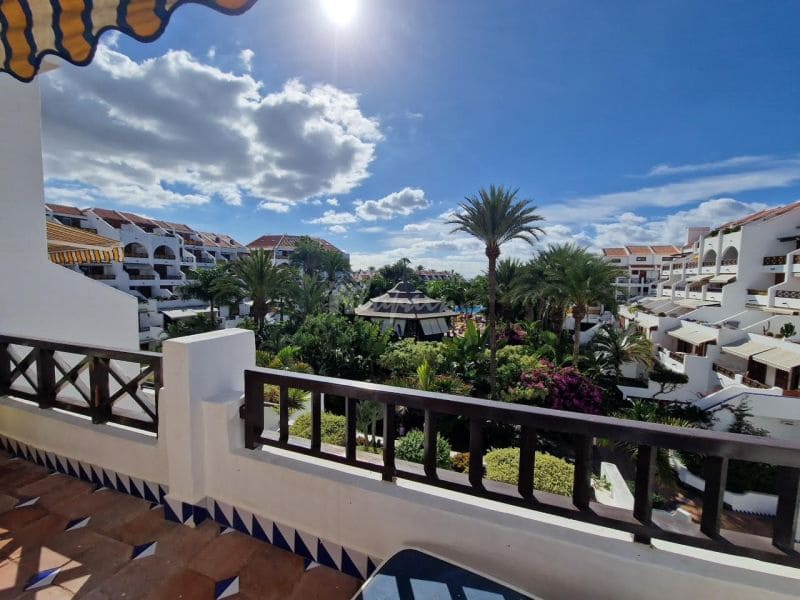 2 bedroom Apartment for sale in Playa de las Americas with pool - € 699,000 (Ref: 8171977)