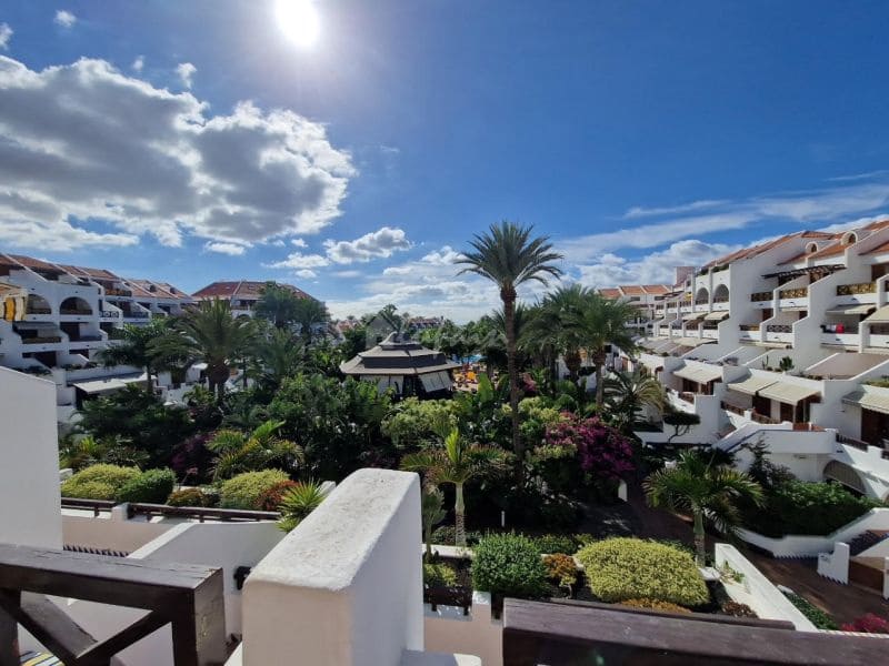 2 bedroom Apartment for sale in Playa de las Americas with pool - € 699,000 (Ref: 8171977)
