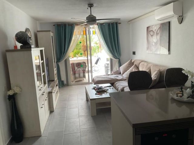 2 soveværelse Lejlighed til salg i Playa de las Americas, Arona med swimmingpool - € 840.000 (Ref: 8182059)