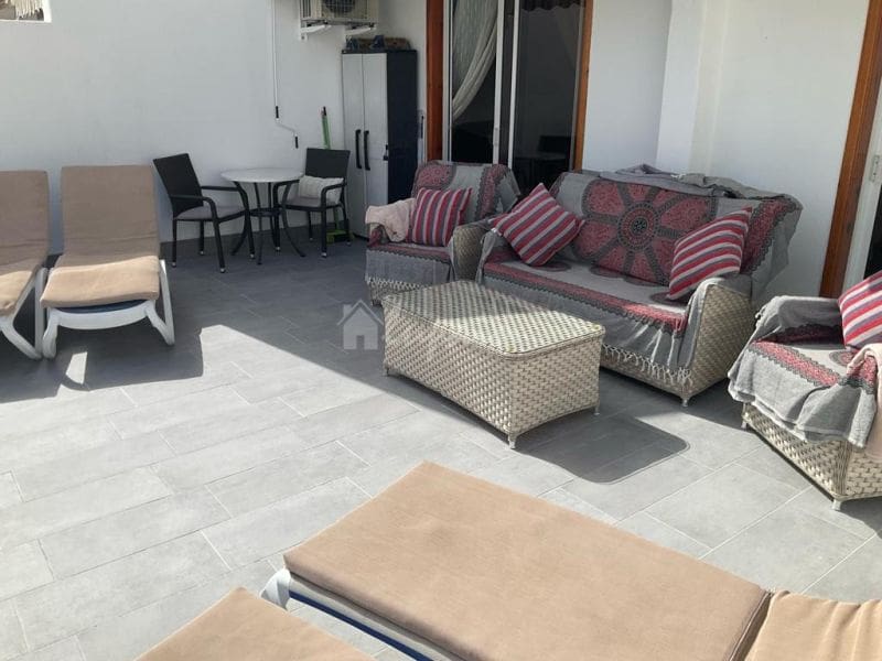 2 bedroom Apartment for sale in Playa de las Americas with pool - € 840,000 (Ref: 8182059)