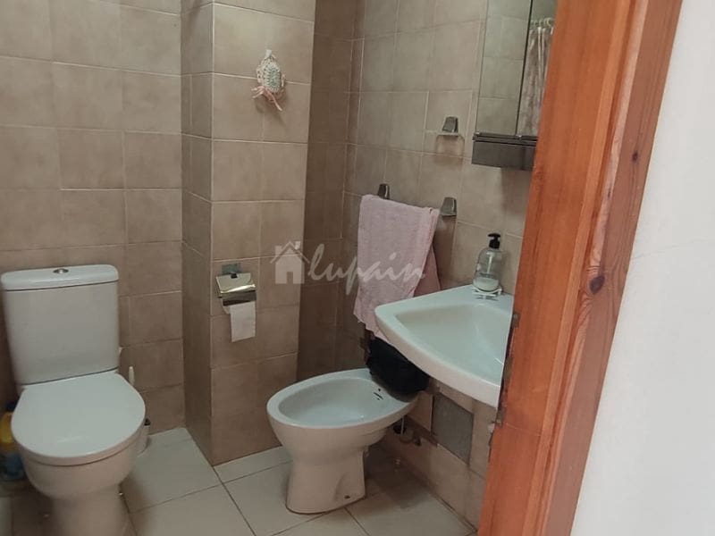 3 bedroom Apartment for sale in Los Cristianos with pool - € 350,000 (Ref: 8187215)