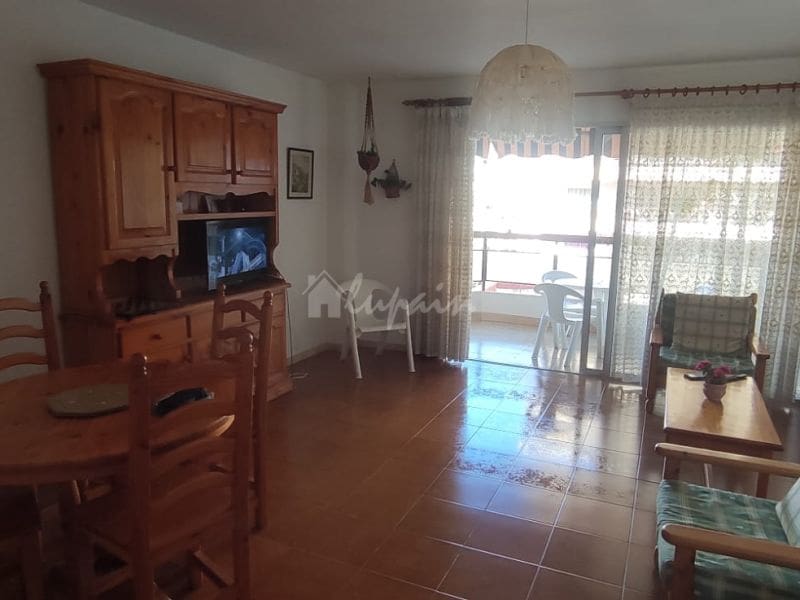 3 bedroom Apartment for sale in Los Cristianos with pool - € 350,000 (Ref: 8187215)