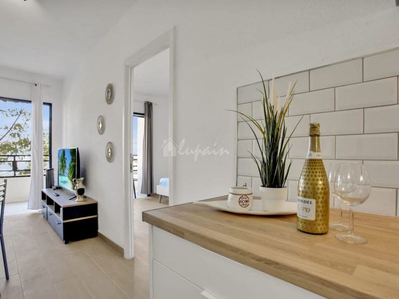 2 sovrum Lägenhet till salu i Playa Paraiso med pool - 319 000 € (Ref: 8198572)