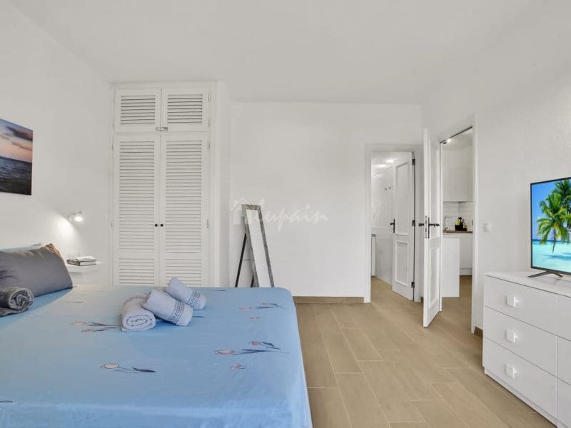 2 sovrum Lägenhet till salu i Playa Paraiso med pool - 319 000 € (Ref: 8198572)