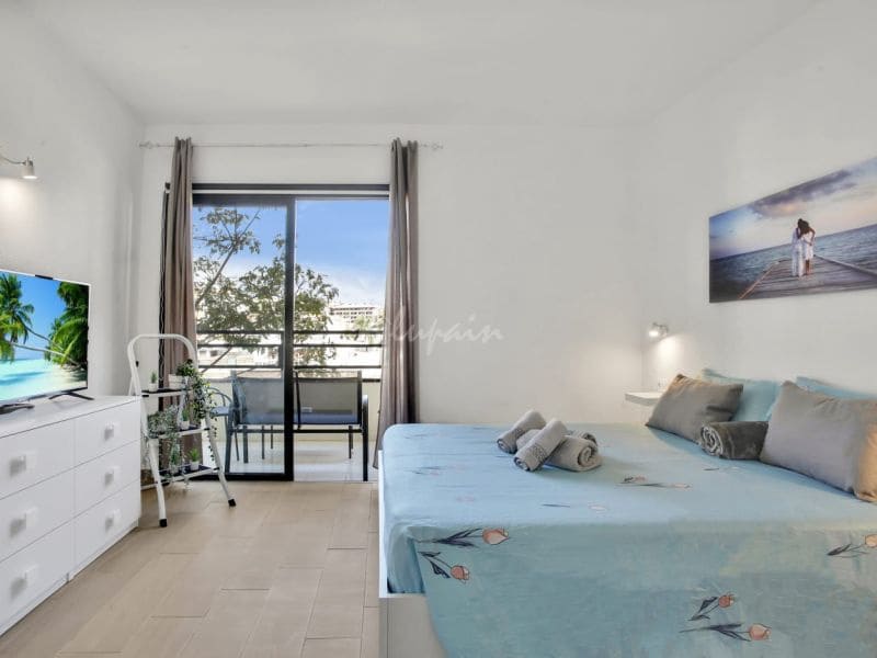 2 sovrum Lägenhet till salu i Playa Paraiso med pool - 319 000 € (Ref: 8198572)