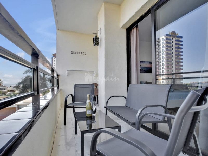 2 sovrum Lägenhet till salu i Playa Paraiso med pool - 319 000 € (Ref: 8198572)