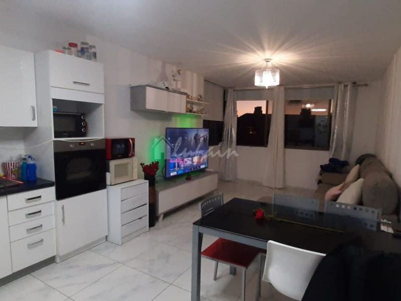 2 quarto Apartamento para venda em Los Cristianos com piscina - 315 000 € (Ref: 8208123)