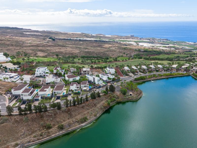 Chalet de 3 habitaciones en Costa Adeje en venta con piscina garaje - 1.698.000 € (Ref: 8212800)