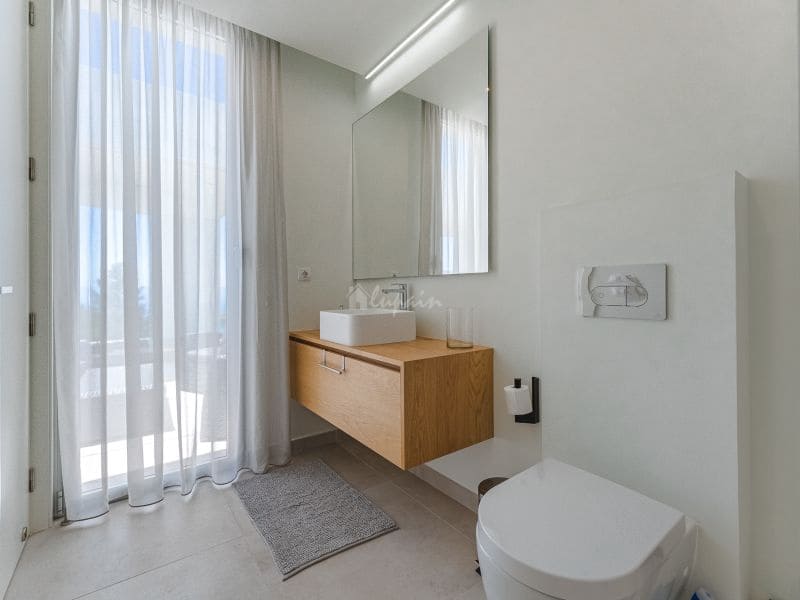 Chalet de 3 habitaciones en Costa Adeje en venta con piscina garaje - 1.698.000 € (Ref: 8212800)