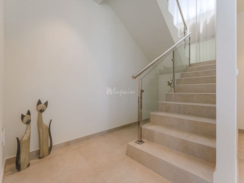 Chalet de 3 habitaciones en Costa Adeje en venta con piscina garaje - 1.698.000 € (Ref: 8212800)