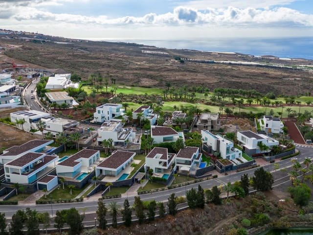 Chalet de 3 habitaciones en La Caleta Adeje, Adeje en venta con piscina garaje - 1.698.000 € (Ref: 8212800)