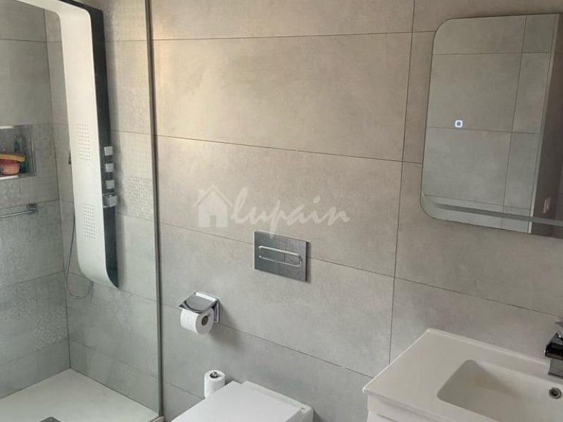 4 soveværelse Byhus til salg i El Madronal med swimmingpool - € 669.000 (Ref: 8222103)