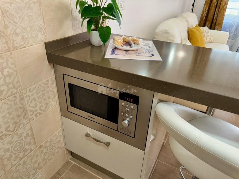 1 soverom Leilighet til salgs i Los Cristianos med svømmebasseng - € 275 000 (Ref: 8277733)