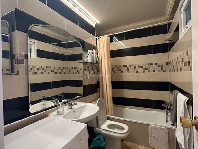 1 makuuhuone Huoneisto myytävänä paikassa Playa de las Americas, Arona mukana uima-altaan - 270 000 € (Ref: 8281903)