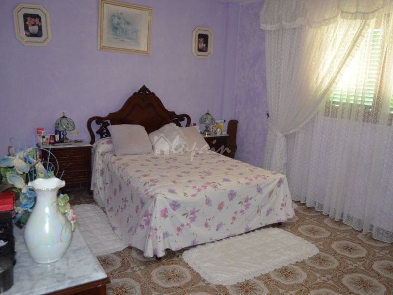 Chalet de 4 habitaciones en Buzanada en venta - 699.000 € (Ref: 8293443)