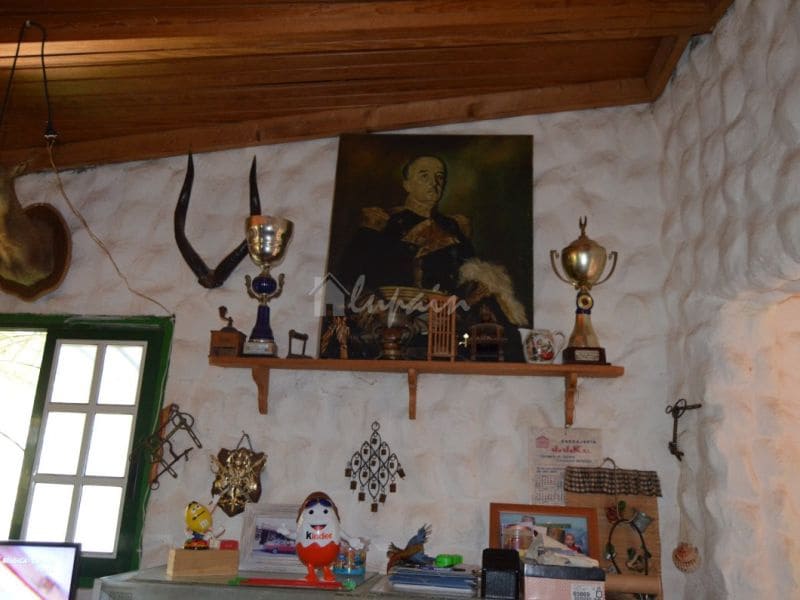 Chalet de 4 habitaciones en Buzanada en venta - 699.000 € (Ref: 8293443)