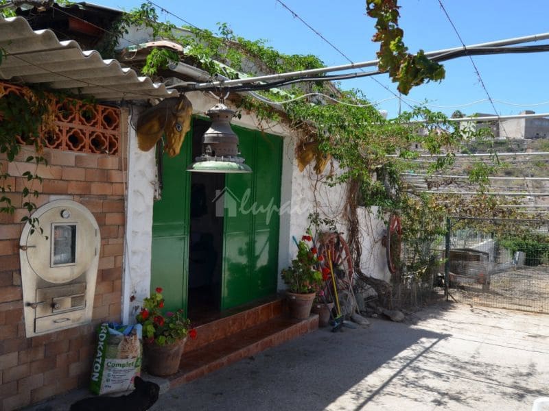 Chalet de 4 habitaciones en Buzanada en venta - 699.000 € (Ref: 8293443)