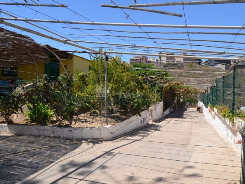 Chalet de 4 habitaciones en Buzanada en venta - 699.000 € (Ref: 8293443)