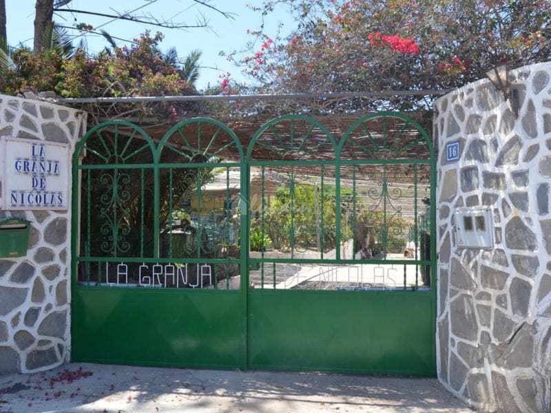 Chalet de 4 habitaciones en Buzanada en venta - 699.000 € (Ref: 8293443)